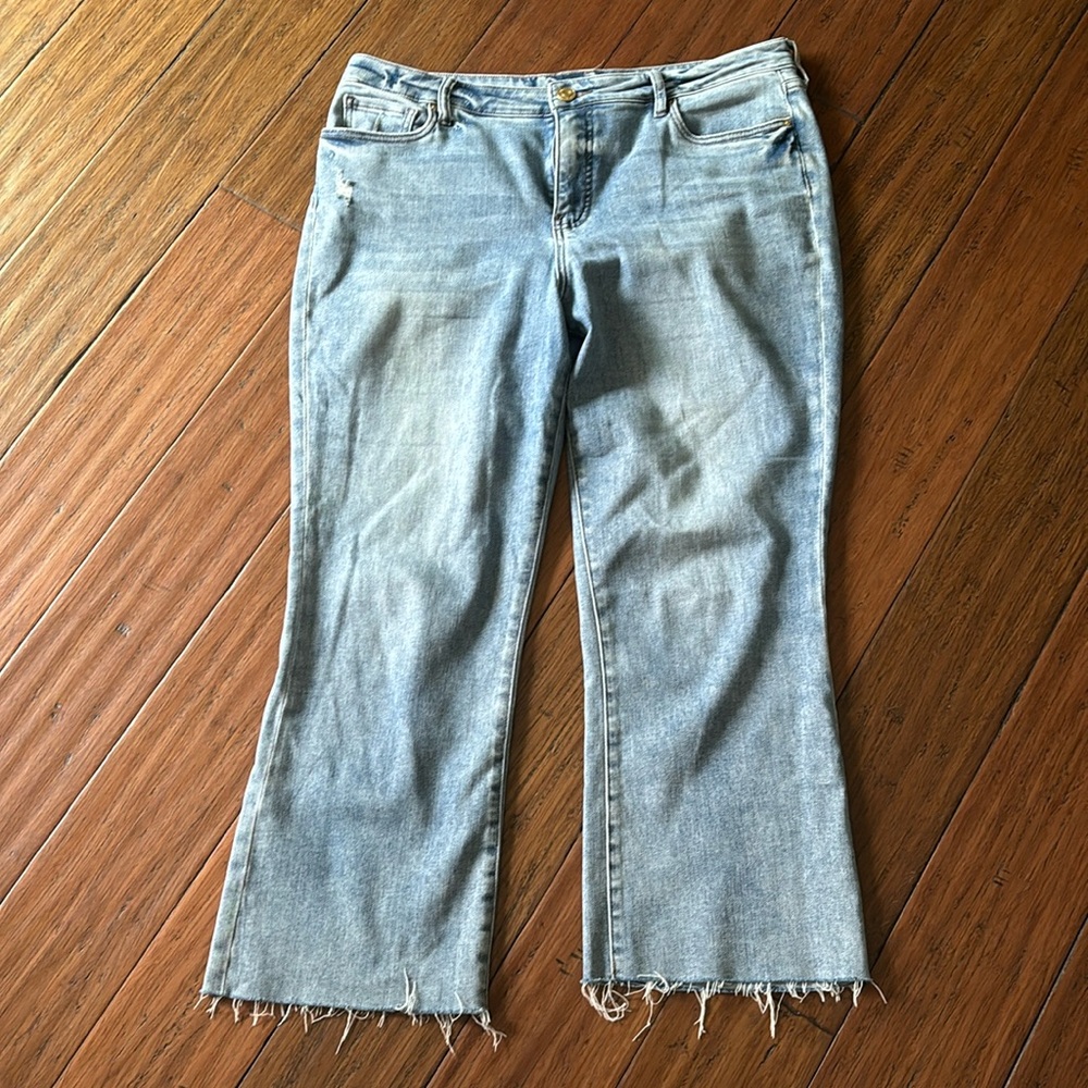 Kut from the Kloth jeans. Kick flare. Slightly distressed